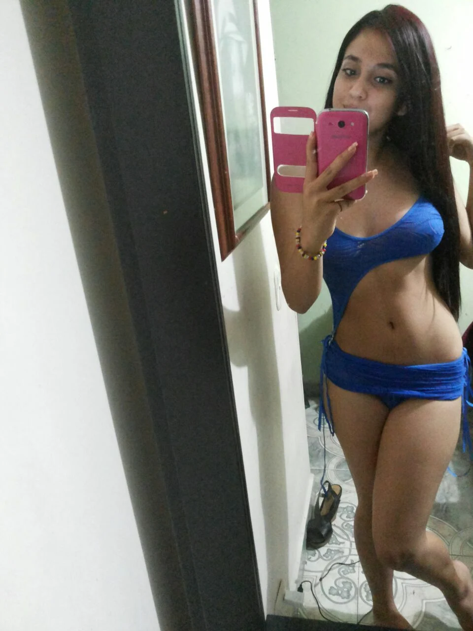 Caiu na net fotos amadoras de ninfetas – Fotos Porno – Quadrinho em PT-BR